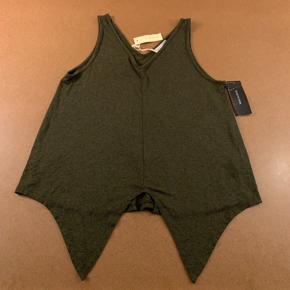 Korye Womens Size Large Dark Green V Neck Handkerchief Hem Tank Top NWT